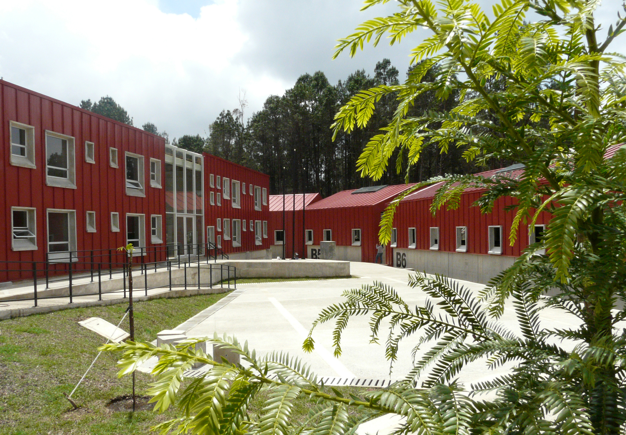 ‘Carabineros’ Fort / EDU Medellín - Imagem de Destaque