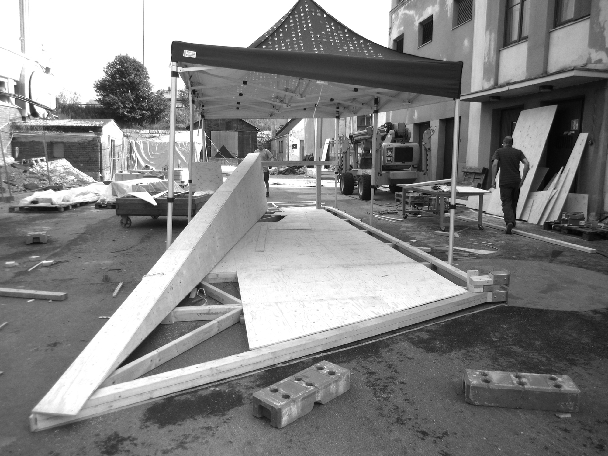 Galeria de Light Lab 5.1 / VAV Architects 2