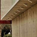 Curricular administrative building Lycée María Auxiliadora / SURco - Facade, Beam