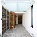 House on the Bluff / Edward Suzuki Associates - Houses, Courtyard, Door, Facade, Handrail