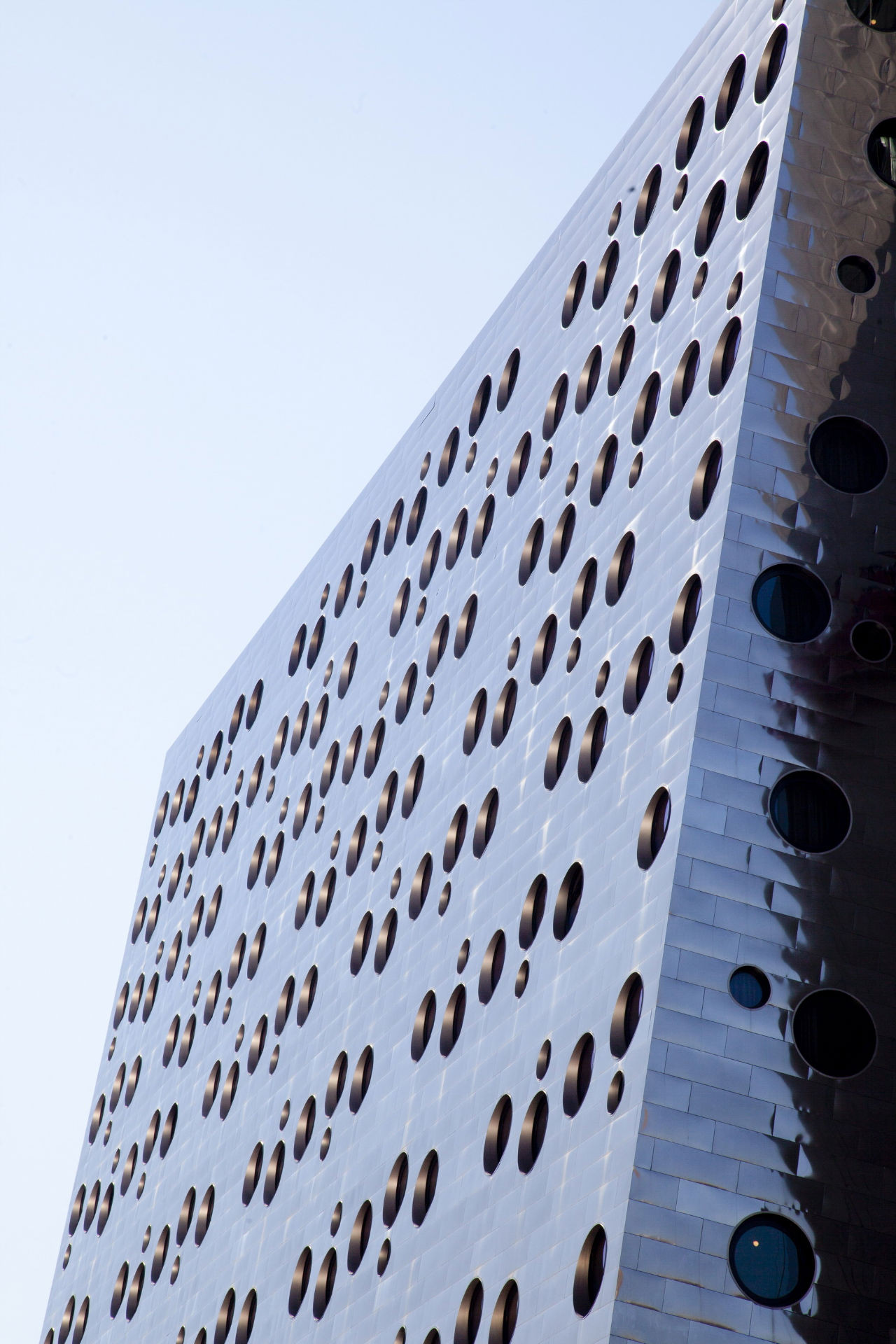 Gallery of Dream Downtown Hotel / Handel Architects 12