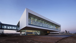 Huludao Beach Exhibit Center / META - Project