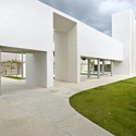 Natatorio / Fuster + Partners Architects - Facade