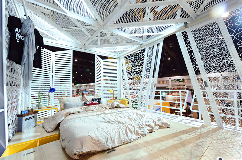 Gallery of Billboard House / Apostrophy's 22