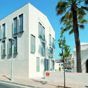 14 Social Housing Units In Barcelona / Batlleiroig - Windows, Facade