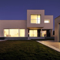 Casa fragmentada / AQSO Arquitectos - Casas
