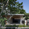 Travertine Dream House / Wallflower Architecture + Design - Facade, Garden