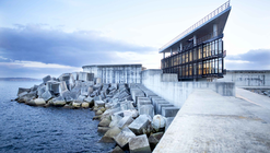 CCS Control and Services Center / Díaz y Díaz Arquitectos