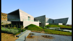 The Courtyard House  / Sanjay Puri Architects PVT Ltd