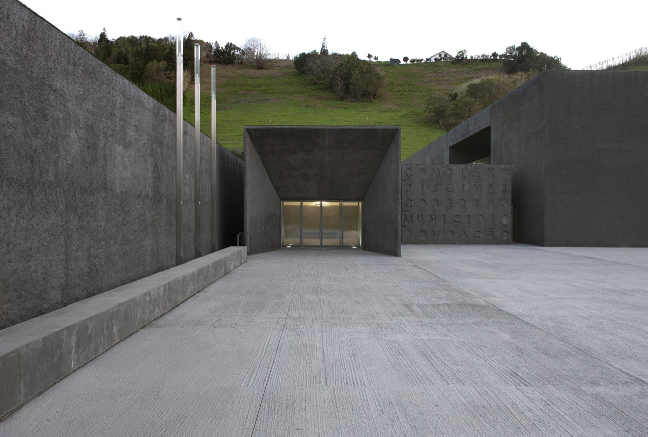 Municipal Pools of Povoação / Barbosa & Guimarães, © João Ferrand