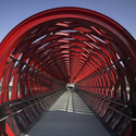 Pasarela de ferrocarril en Roche-sur-Yon / Bernard Tschumi Architects + HDA - Puente Peatonal