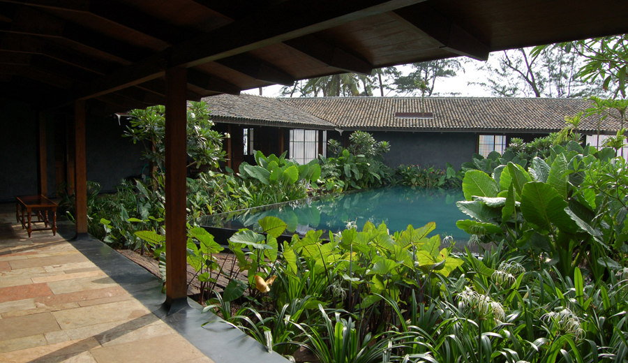 Gallery of Tara House / Studio Mumbai 8