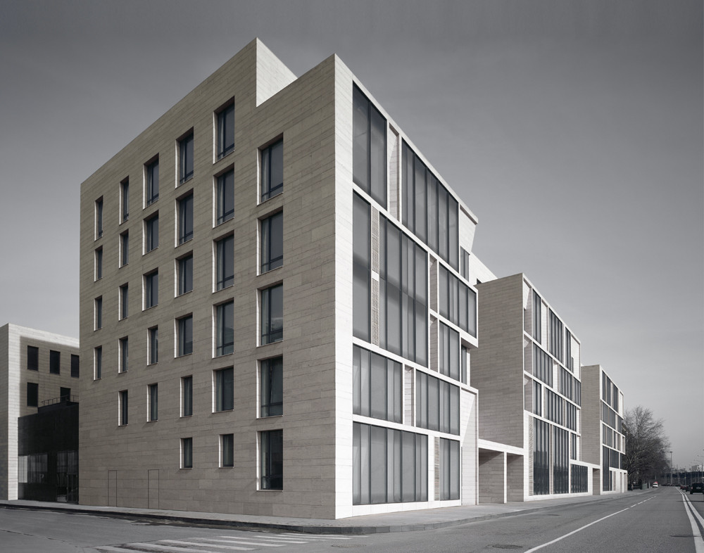 Gallery of Barkly Plaza / Sergey Skuratov Architects - 3