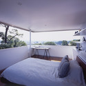 Wall less house / Tezuka Architects - Houses, Bedroom, Door, Bed