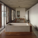 House at Jardin del Sol / Corona y P. Amaral Arquitectos - Houses, Bathroom, Beam, Bathtub