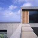 House at Jardin del Sol / Corona y P. Amaral Arquitectos - Houses, Facade, Door, Stairs