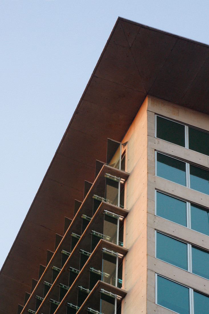 Gallery of El Bosque Norte Building / Murtinho + Raby Arquitectos 12