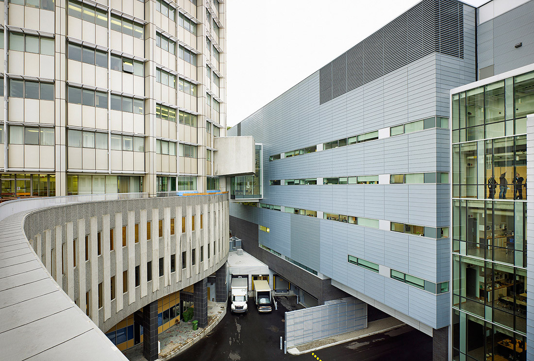 Gallery of McGill University Life Sciences Complex / Diamond Schmitt