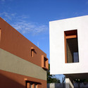 Arcoiris Sur / Roberto Rijo - Housing, Facade