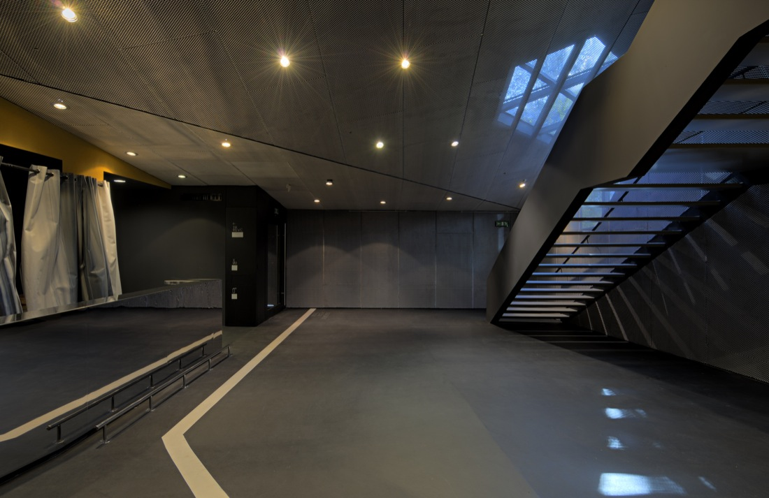 Gallery of Zagreb Dance Center / 3LHD 16