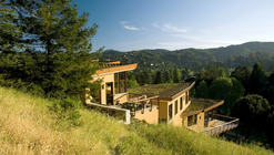 Mill Valley Hillside / McGlashan Architecture