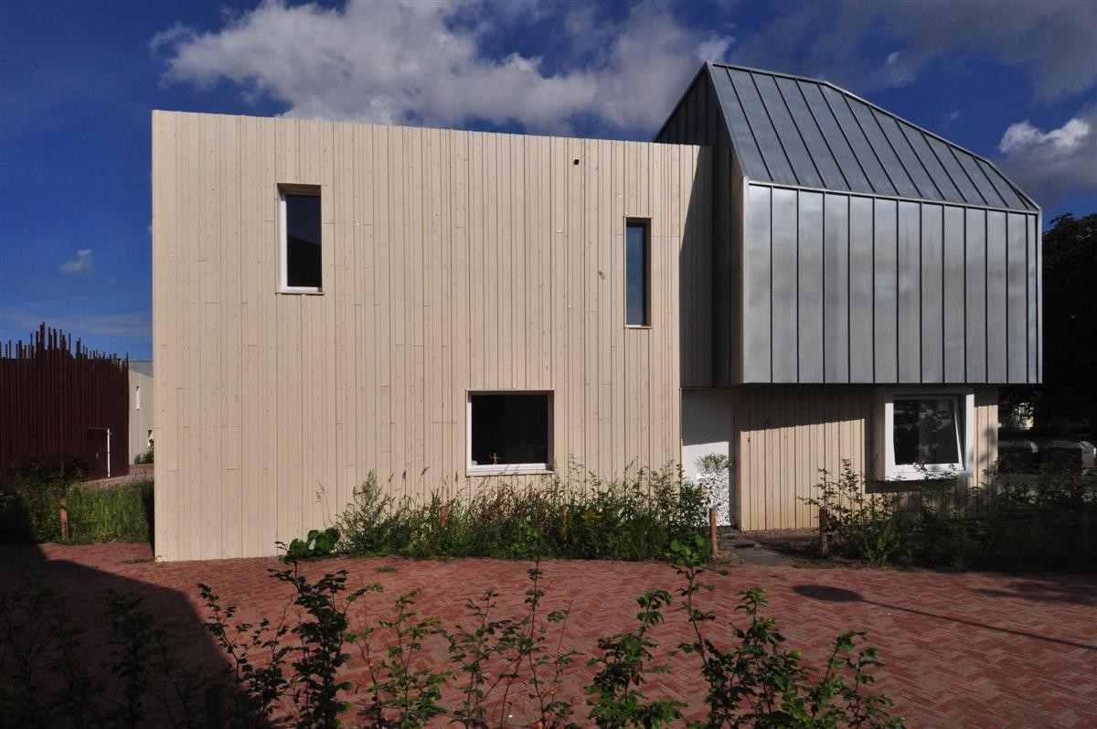 Gallery of Housing for Musicians / 24H > architecture - 19
