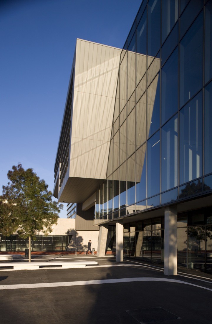 Gallery of Evelyn Grace Academy / Zaha Hadid Architects - 14