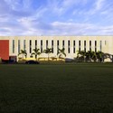 FIU Chapman Graduate School of Business / KPF + BEA Architects - Facade