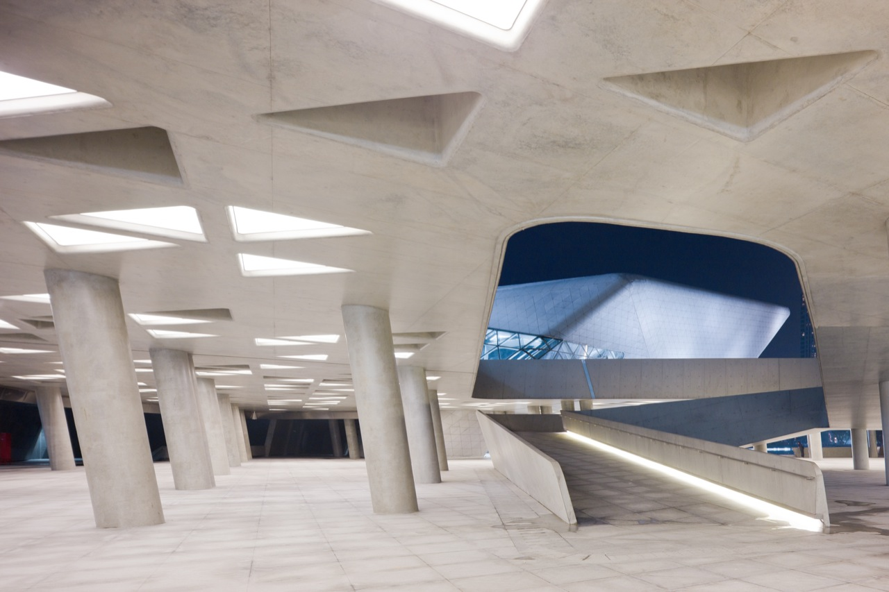 Gallery of Guangzhou Opera House / Zaha Hadid Architects - 8