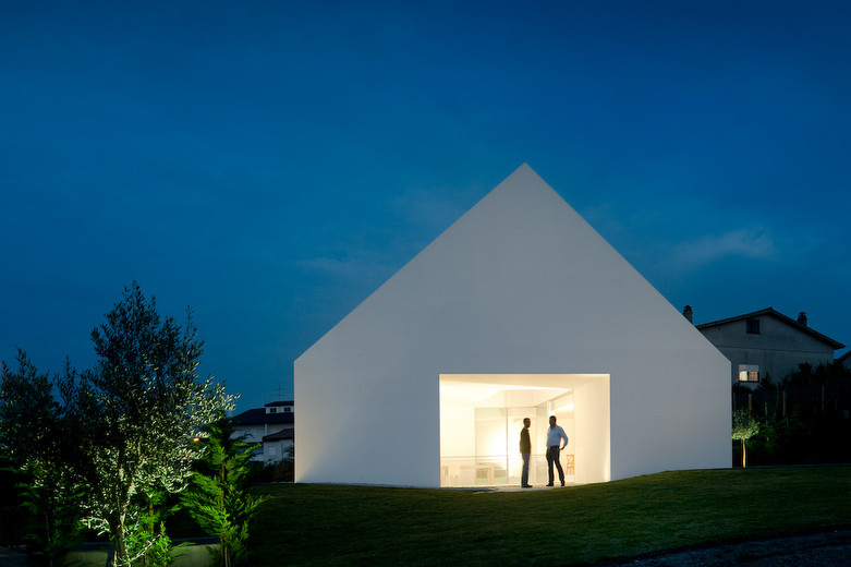 Gallery of House In Leiria / Aires Mateus 27