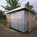 Simple-Tech-Kiosk / partnerundpartner-architekten - Temporary Stores, Facade, Door