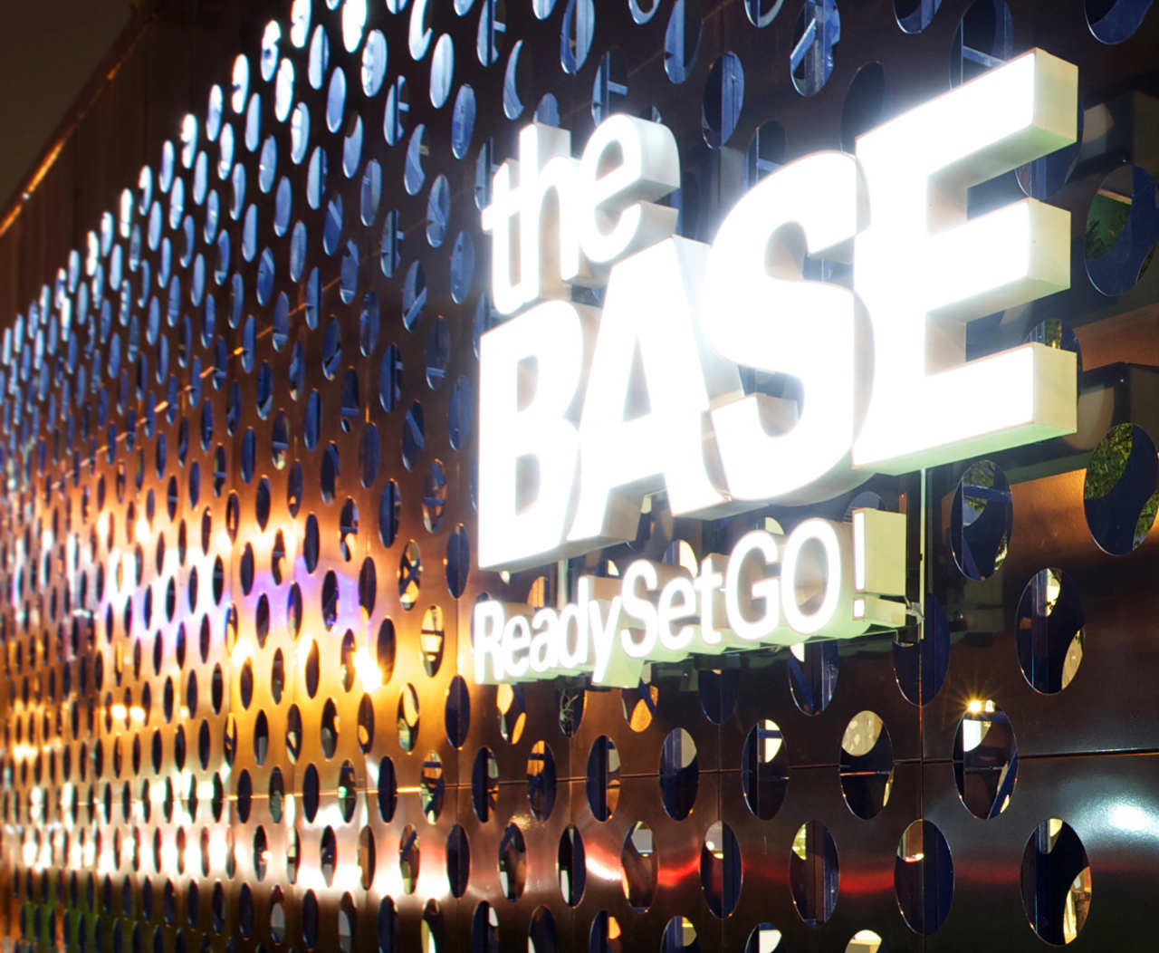 Gallery of The Base Sales Gallery / Supermachine Studio - 2