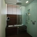 Lucke Orozco House / Hernández Silva Arquitectos - Bathroom, Windows, Shower, Sink, Glass