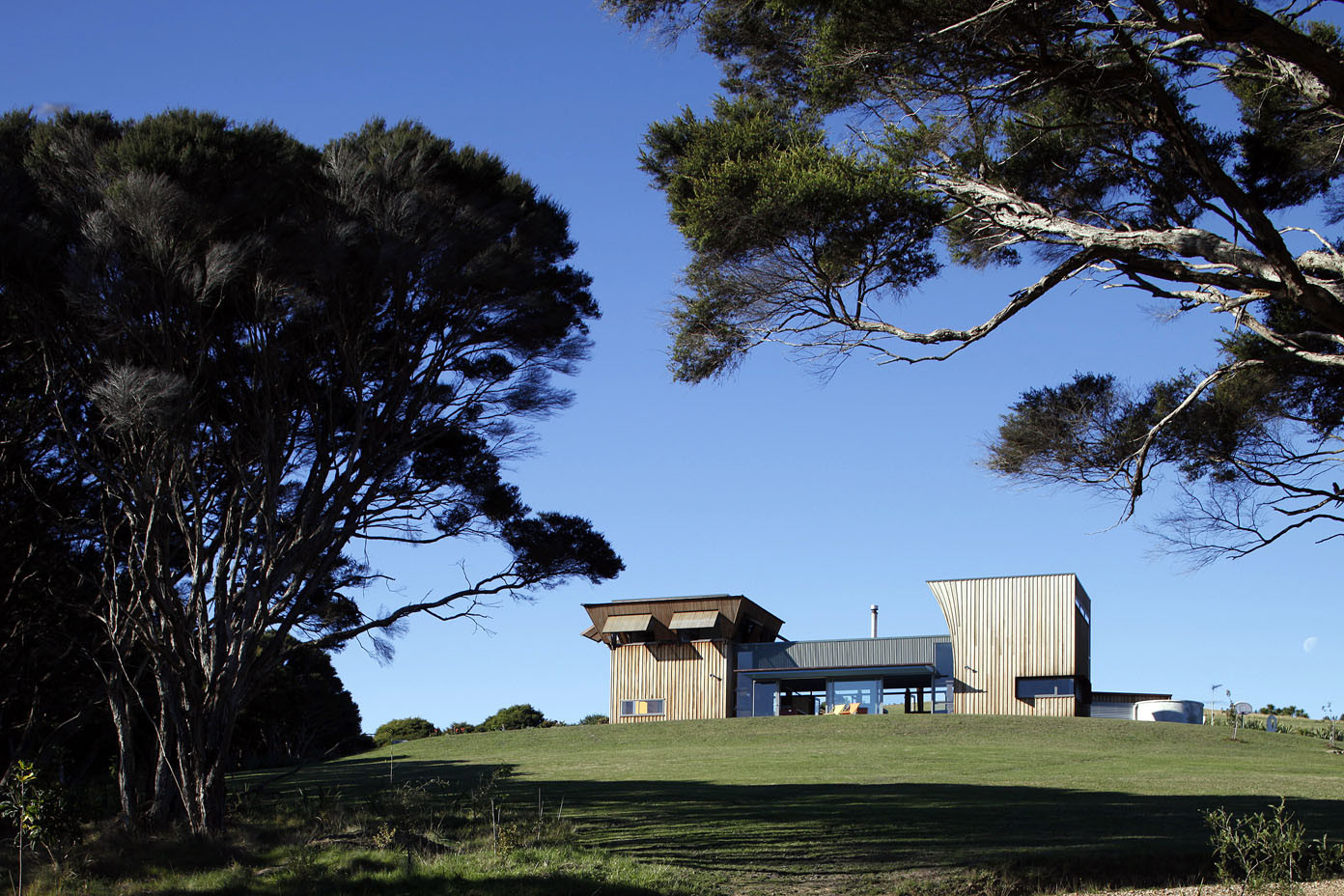 Gallery of Waiheke Island House / Mitchell and Stout Architects 7