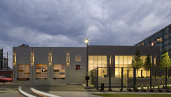 红线 / Semple Brown Design