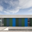 Office and Service Building / Donaire Arquitectos - Facade
