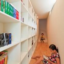 Slide House / LEVEL Architects - Shelving