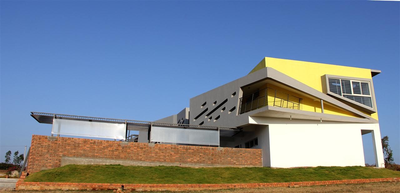 Gallery of The Summit / Studio Decode 32