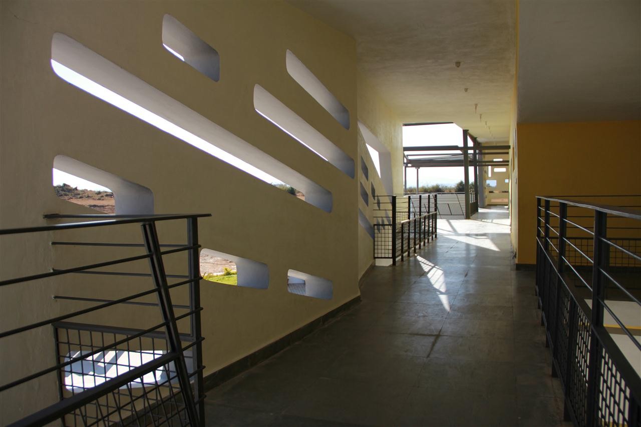 Gallery of The Summit / Studio Decode 18