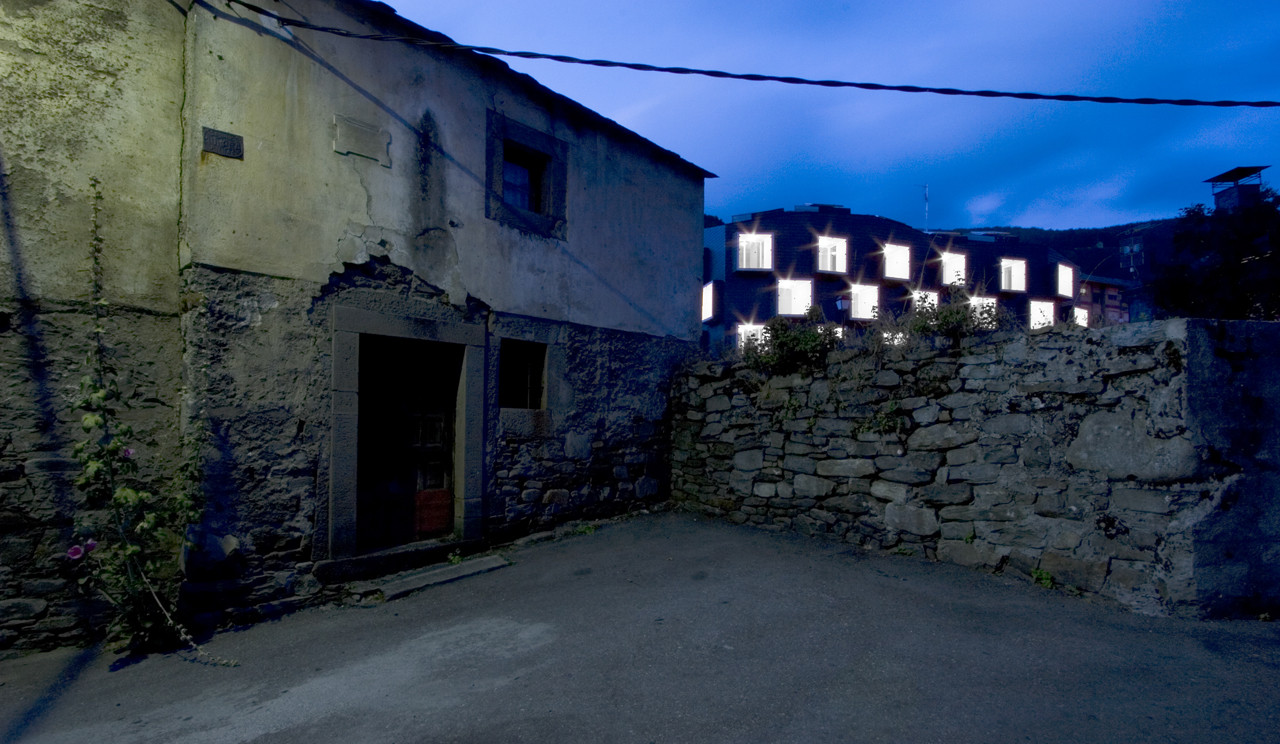 Gallery of Social Housing for Mine Workers / Zone Arquitectos 7
