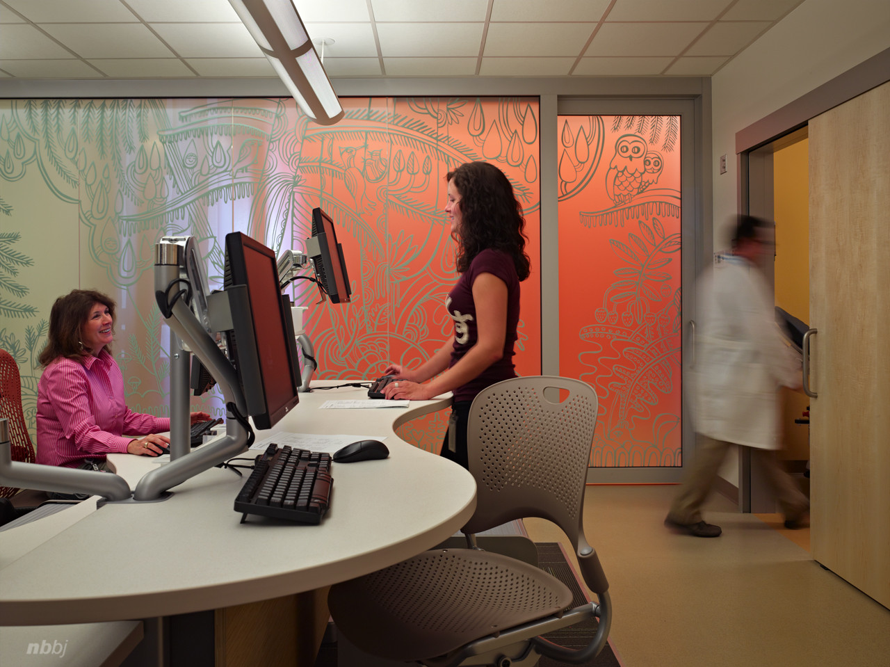 Gallery of Seattle Children's Bellevue Clinic / NBBJ 8