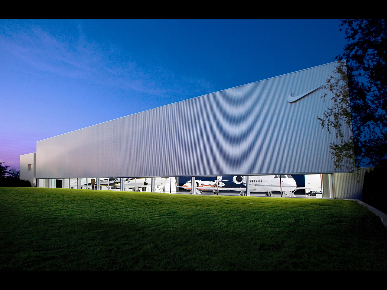 Gallery of Nike Air Hangar / TVA Architects - 12