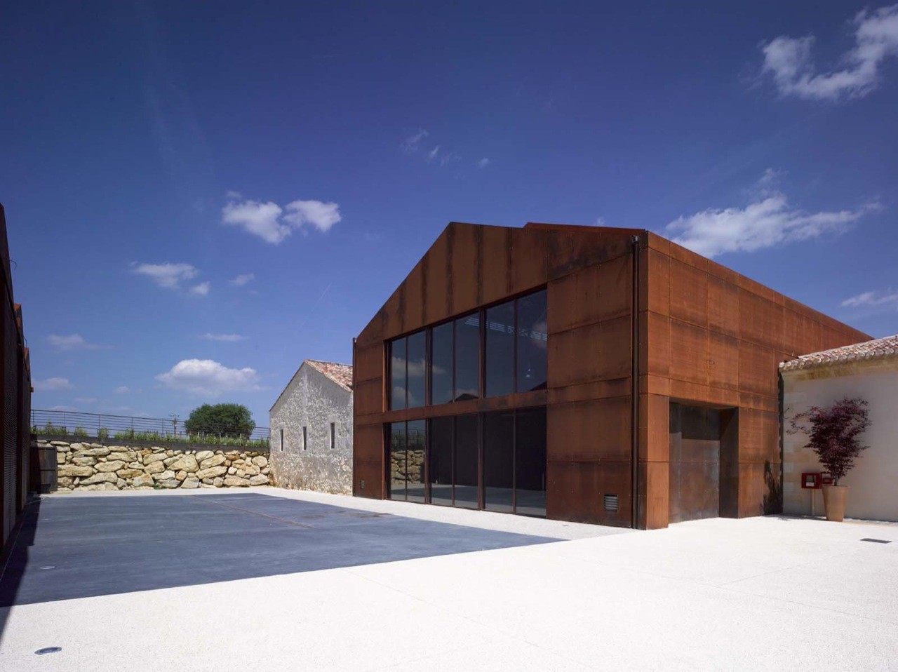 Gallery of Chateau Barde-Haut Winery / Nadau Architecture - 3