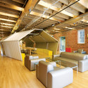 VCU Adcenter (Brandcenter) / Clive Wilkinson Architects - Sofa, Beam