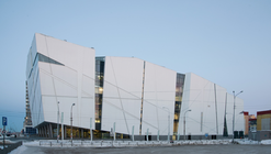 Vershina Trade and Entertainment Center / Erick van Egeraat