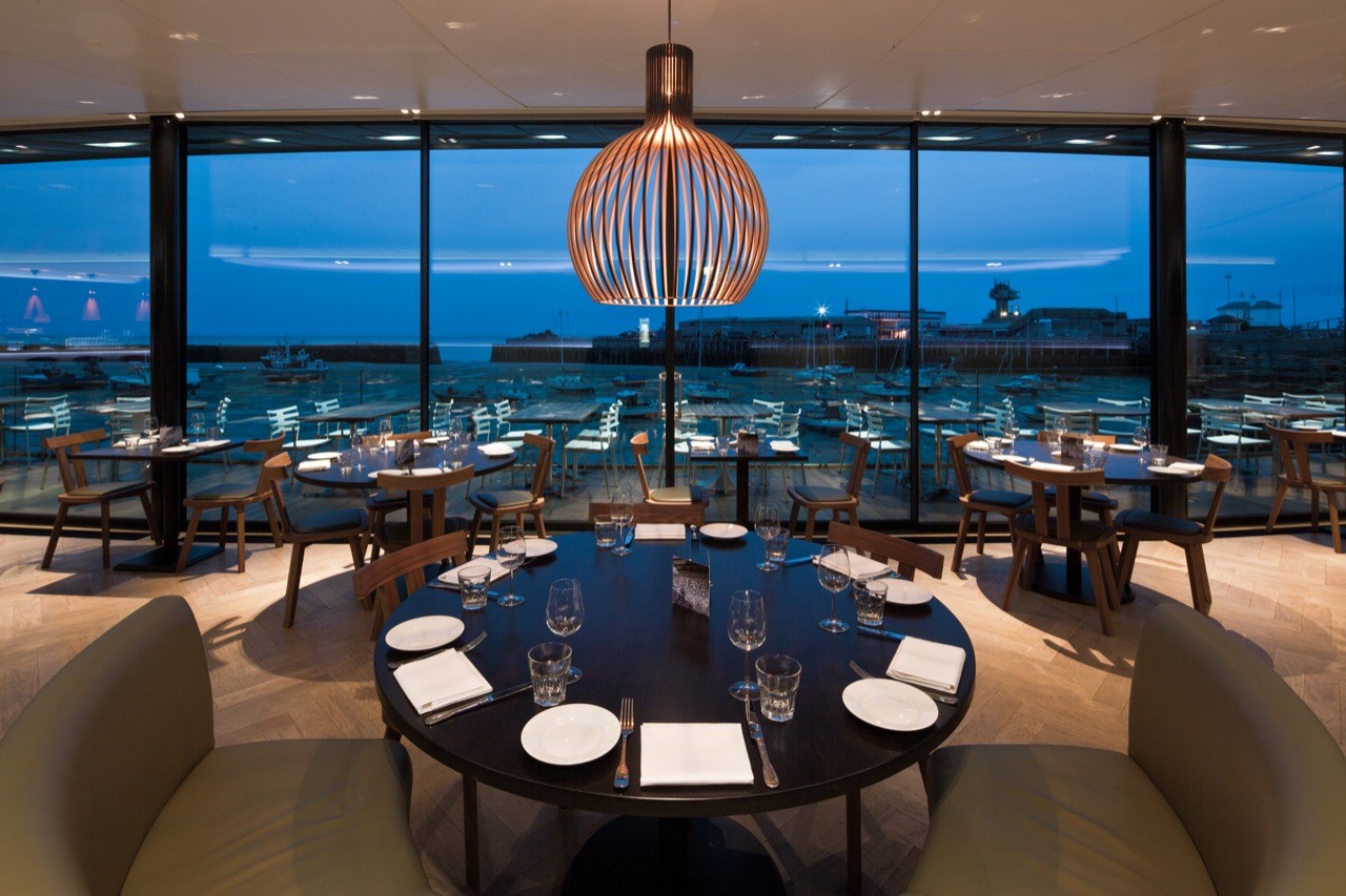 Gallery of Rocksalt Seafood Restaurant / Guy Hollaway Architects 5