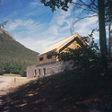 Rifugio Monte Penna / Lucio Serpagli - Houses, Forest