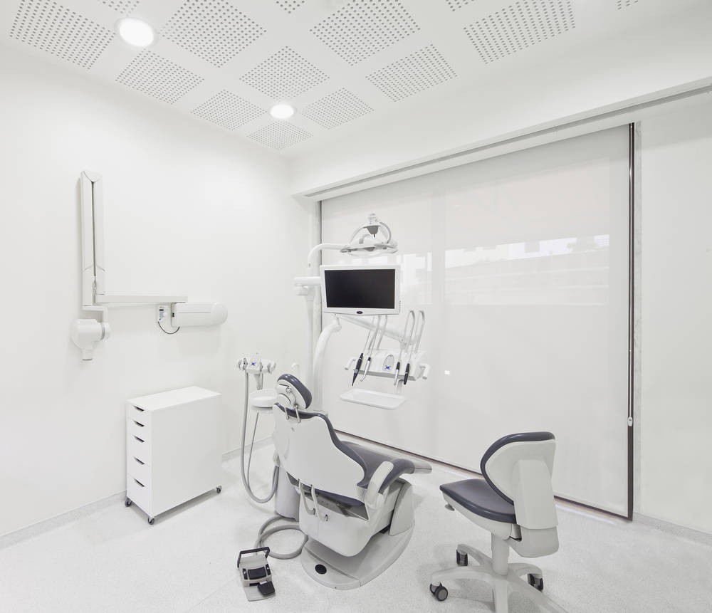 Gallery of Dental Clinic in Lisbon / Pedra Silva Architects 18