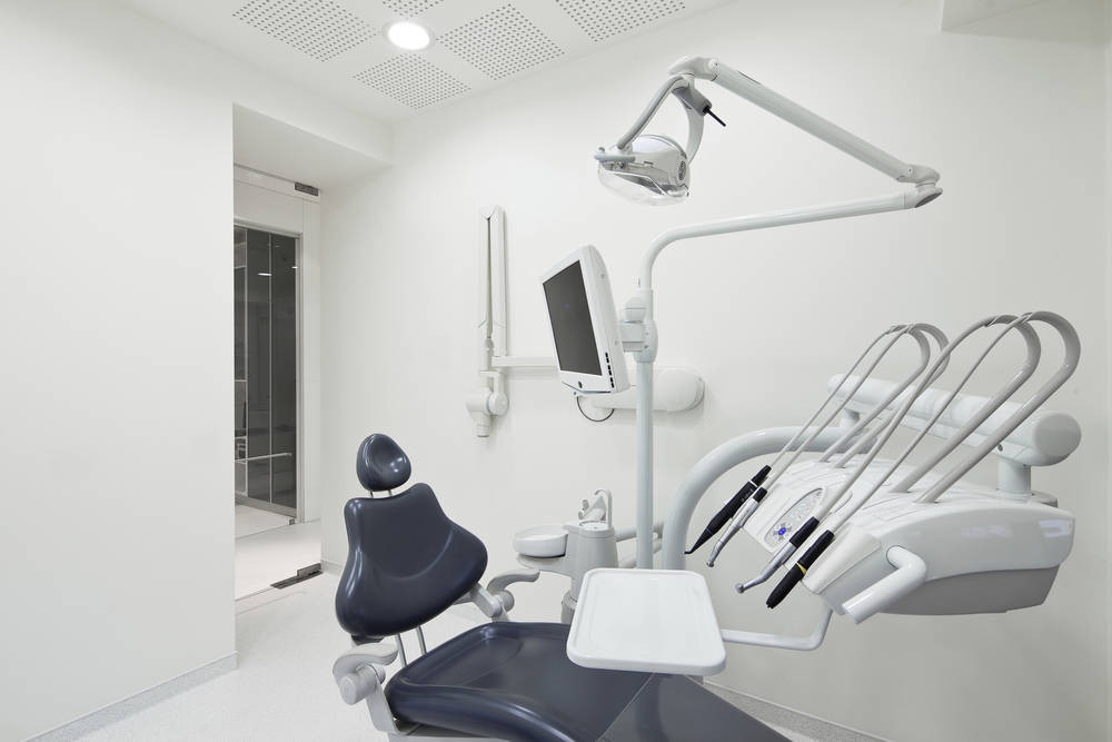 Gallery of Dental Clinic in Lisbon / Pedra Silva Architects 19