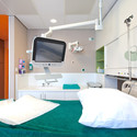 Jeroen Bosch Hospital / EGM architecten - Hospital , Bedroom, Bed, Table